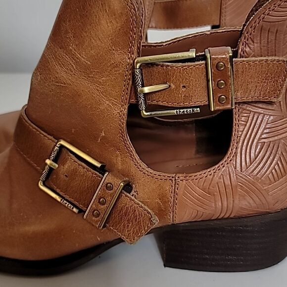 The Sak Cut Out Leather Ankle Boot - Picture 4 of 10